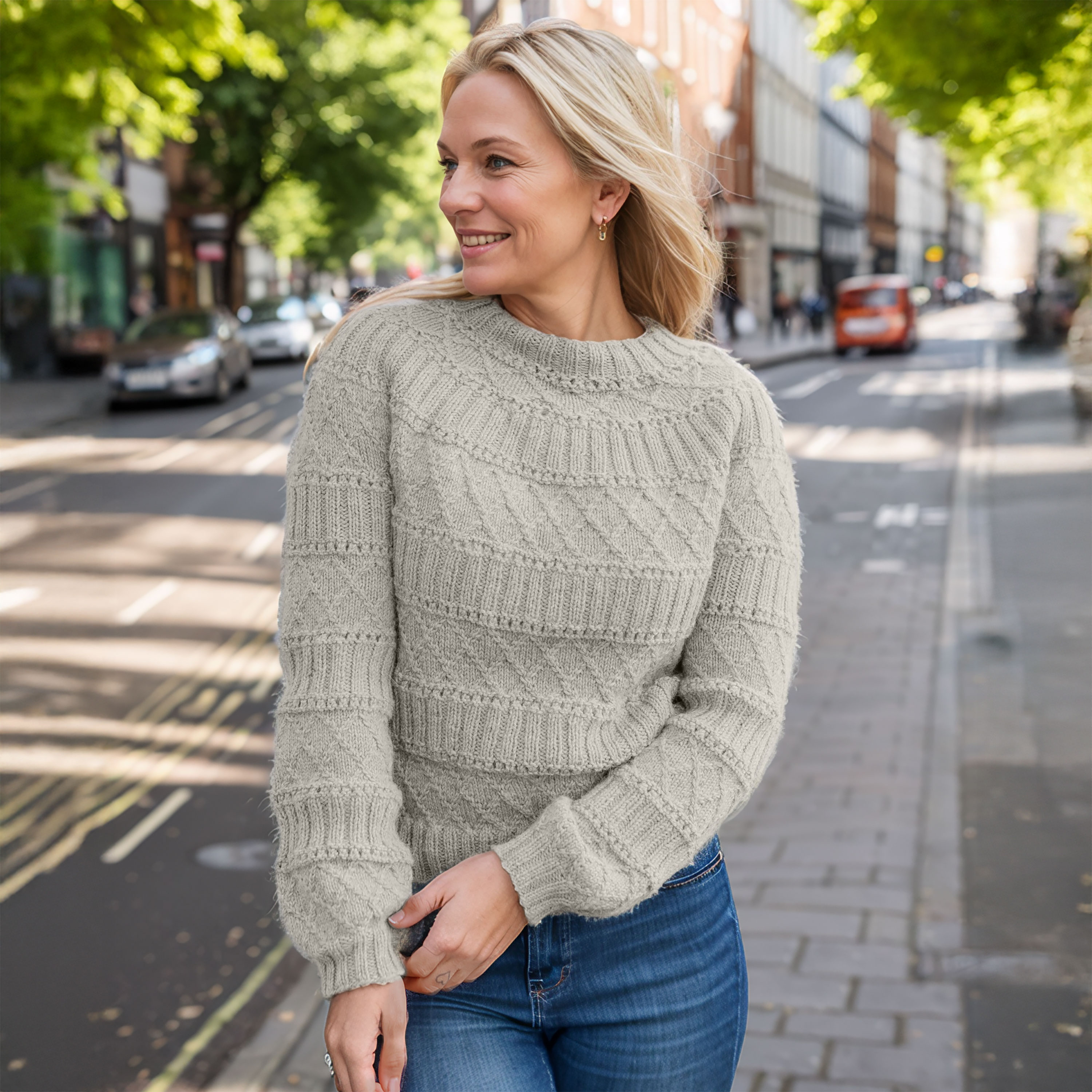 Alpaka-Pullover mit geformter Rundpasse — Bild 1 / 1
